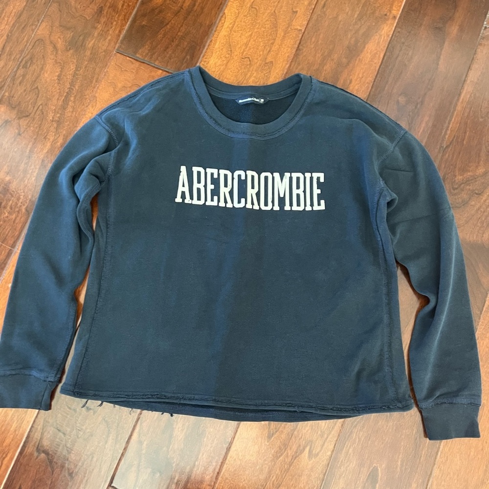 Abercrombie & Fitch Black Crewneck Sweatshirt